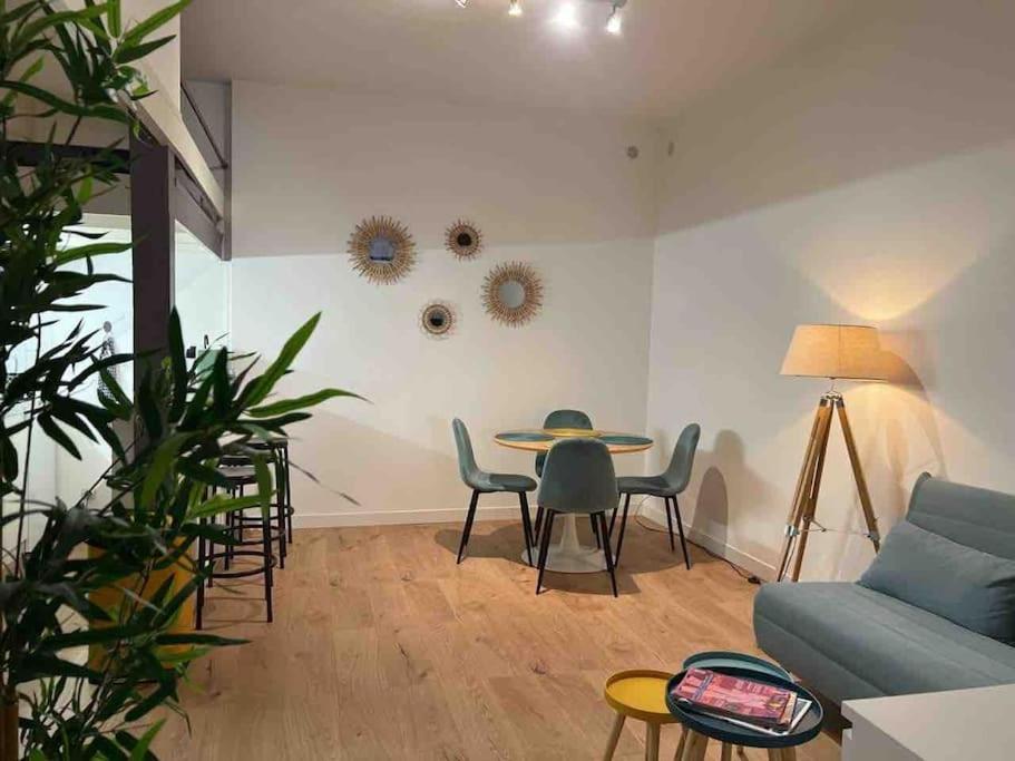Апартаменты Loft - Centre Historique Вильфранш-сюр-Мер Экстерьер фото