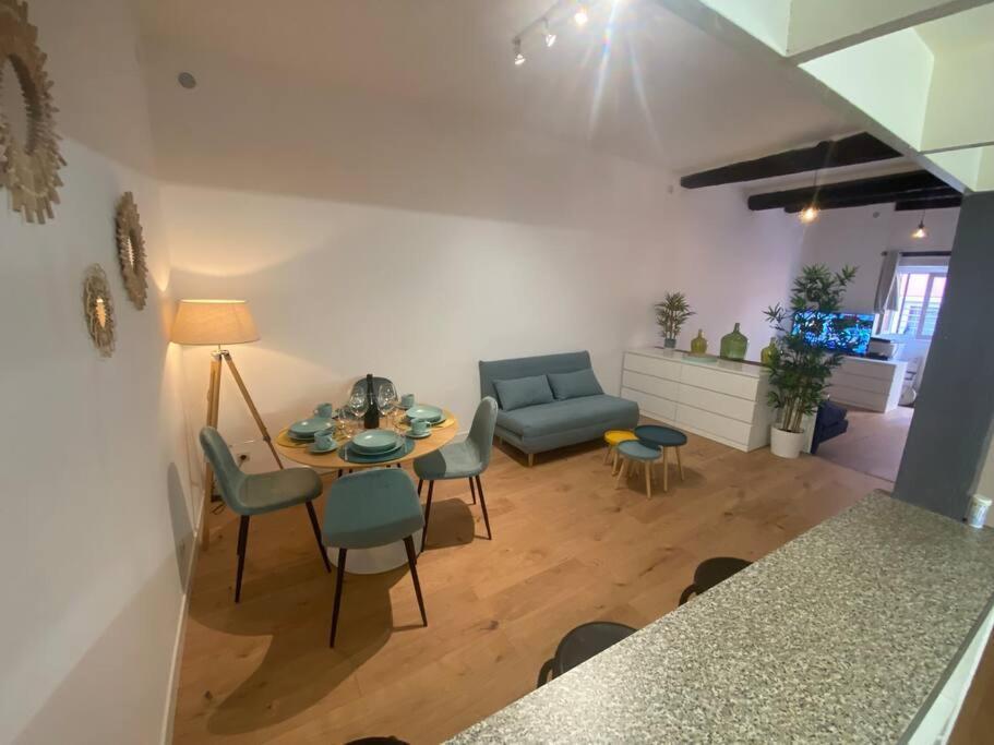 Апартаменты Loft - Centre Historique Вильфранш-сюр-Мер Экстерьер фото